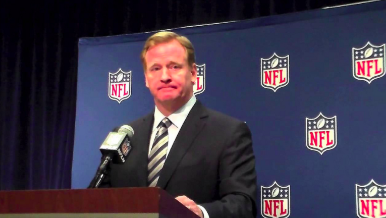 Report NFL Commish Roger Goodell Seeking 49 5 Million Salary 